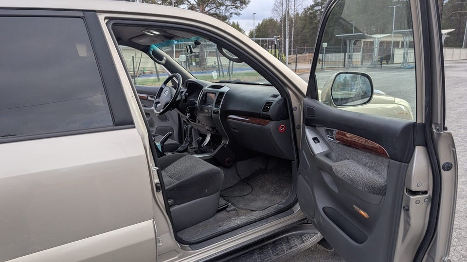 Toyota Land Cruiser vaihtoauto