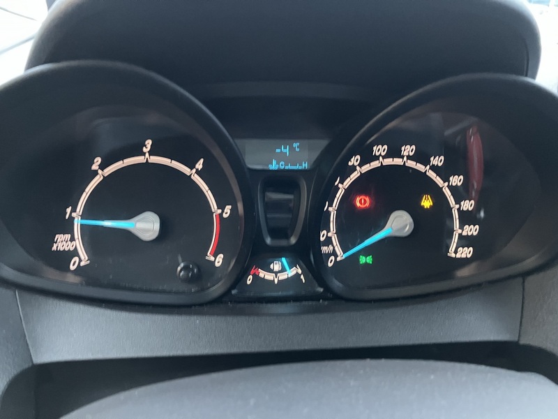 Ford Transit Courier vaihtoauto