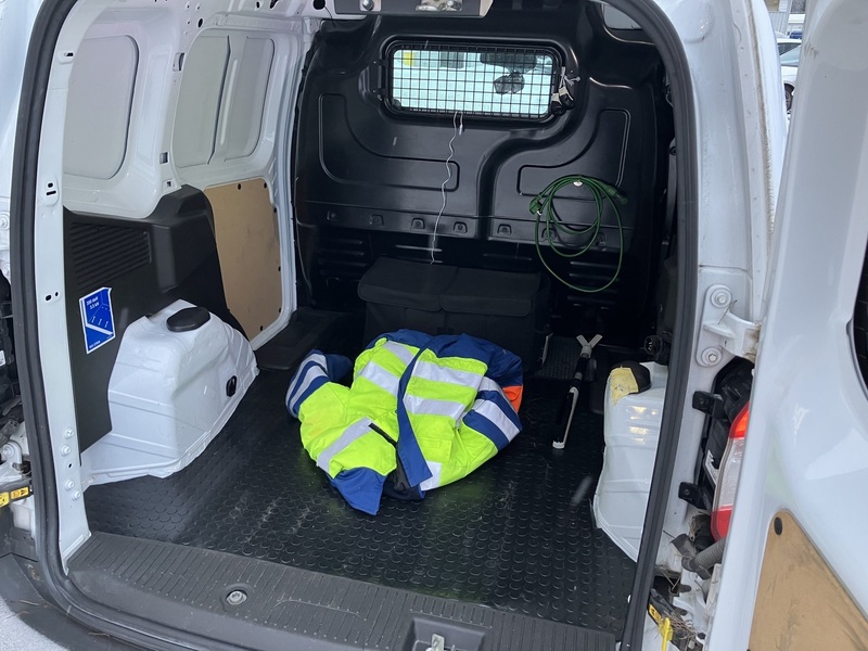 Ford Transit Courier vaihtoauto