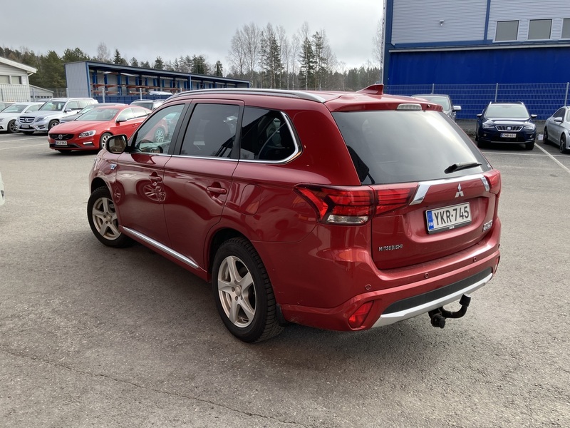 Mitsubishi Outlander PHEV vaihtoauto