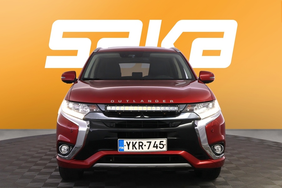 Mitsubishi Outlander PHEV vaihtoauto