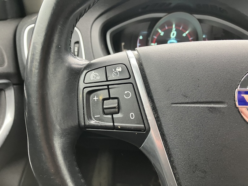 Volvo V40 Cross Country vaihtoauto