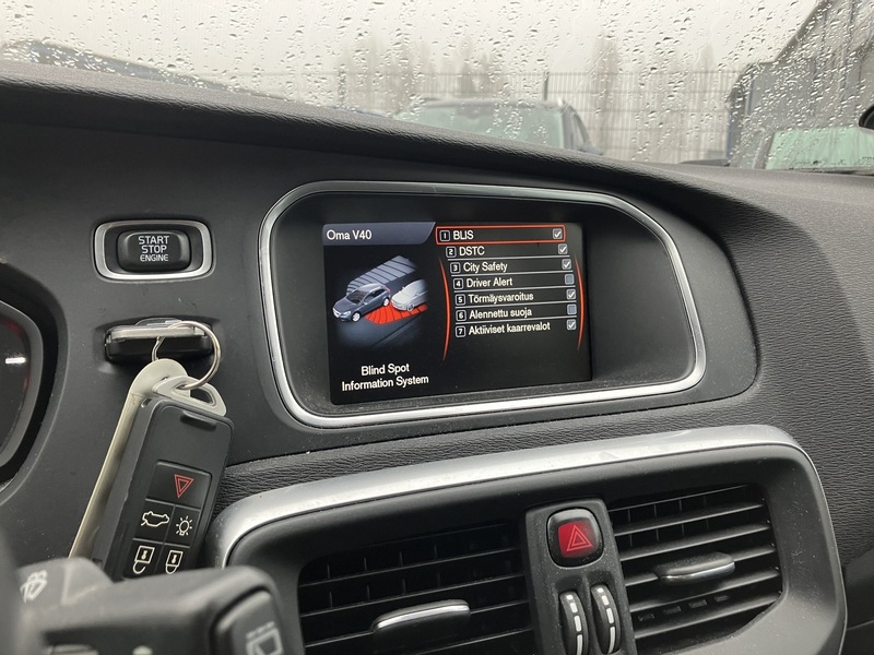 Volvo V40 Cross Country vaihtoauto