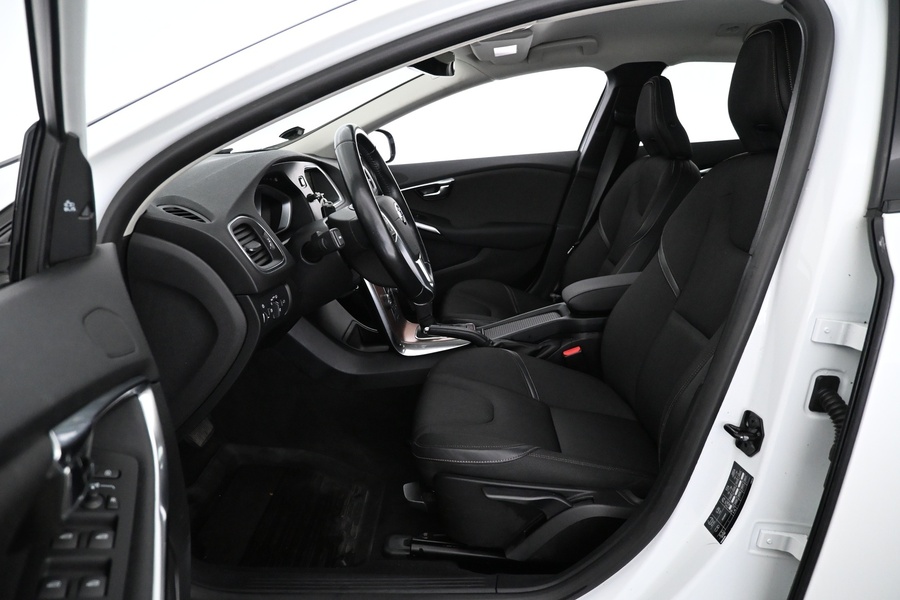 Volvo V40 Cross Country vaihtoauto