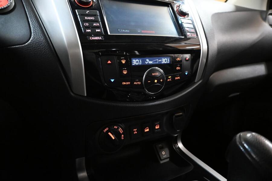 Nissan Navara vaihtoauto