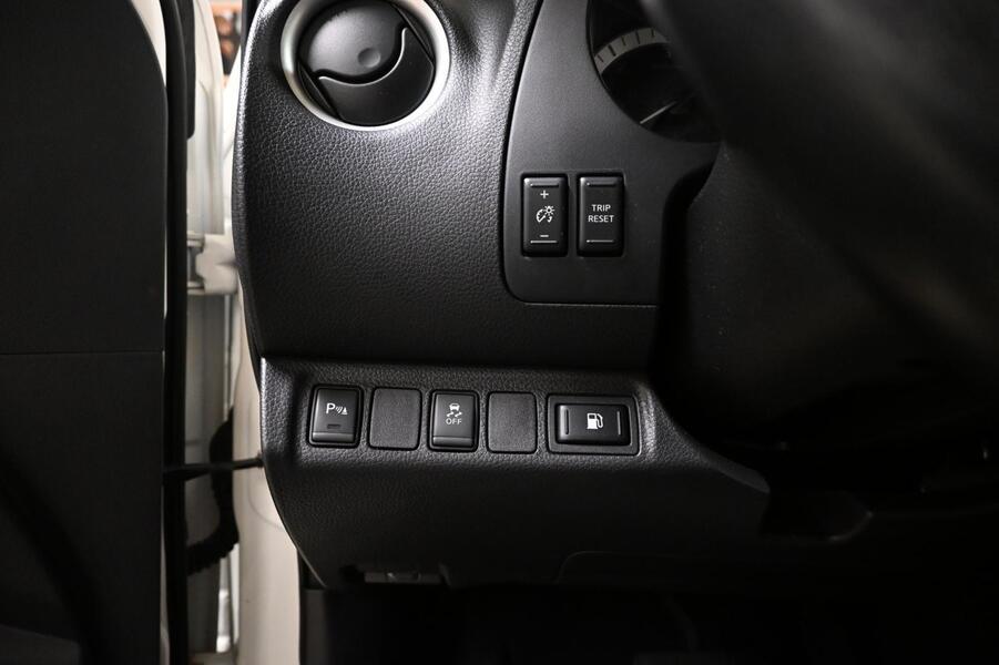 Nissan Navara vaihtoauto