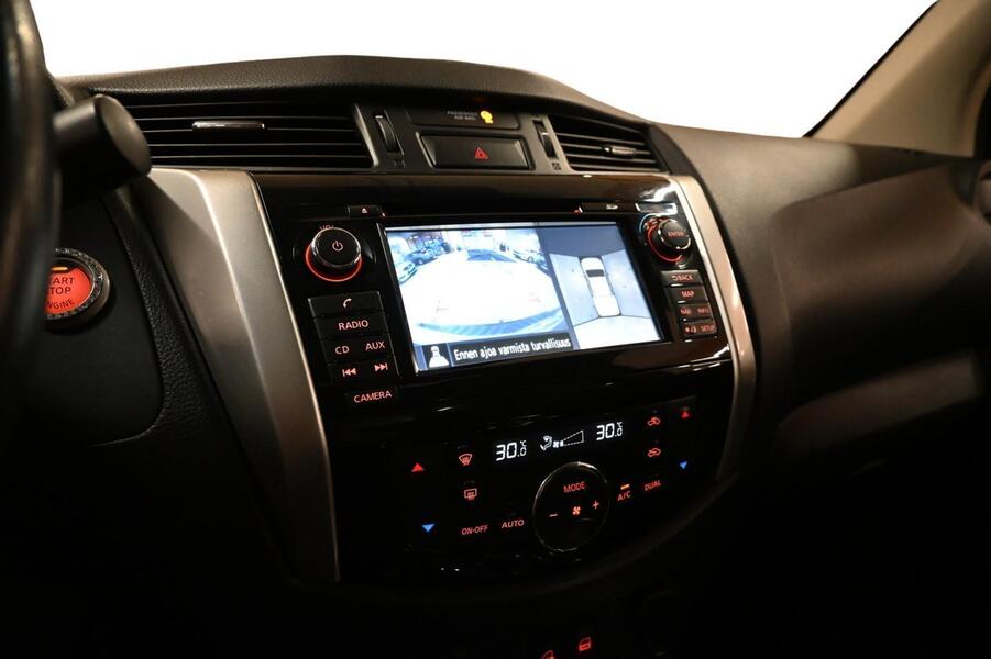 Nissan Navara vaihtoauto