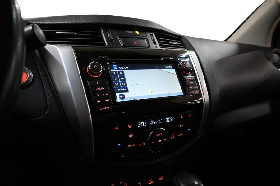 Nissan Navara vaihtoauto