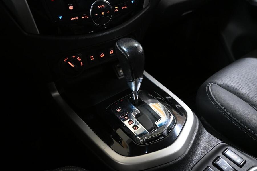 Nissan Navara vaihtoauto