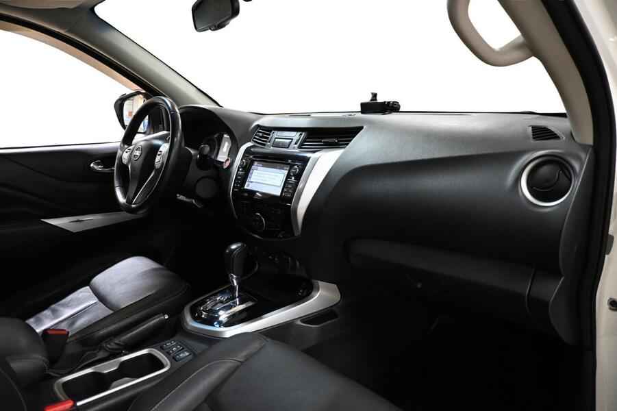 Nissan Navara vaihtoauto