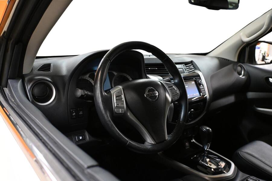 Nissan Navara vaihtoauto