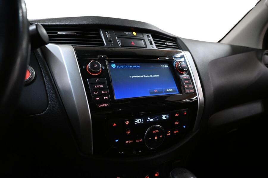 Nissan Navara vaihtoauto