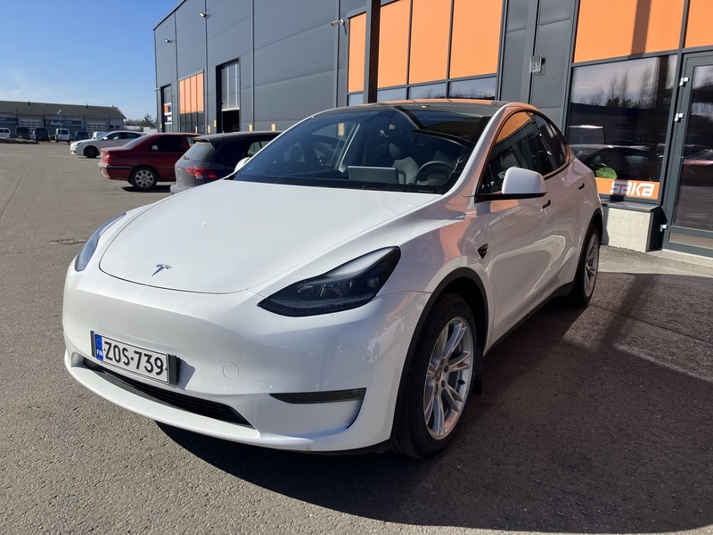 Tesla Model Y vaihtoauto