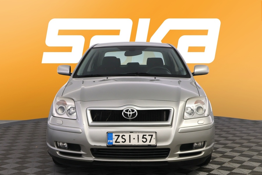 Toyota Avensis vaihtoauto