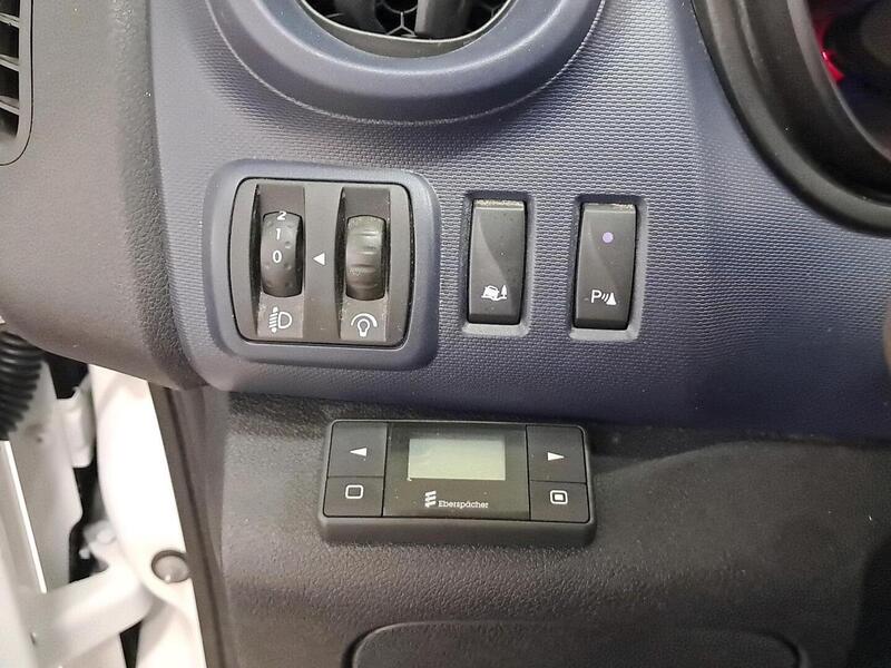 Opel Vivaro vaihtoauto