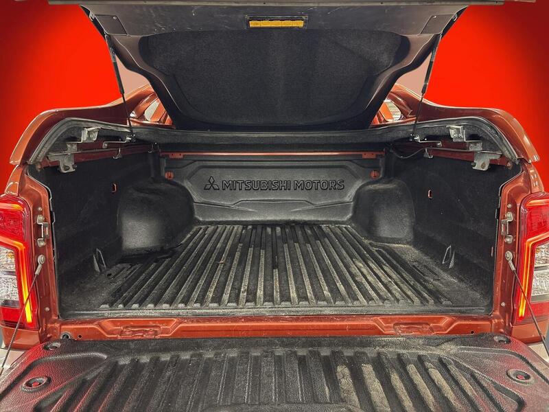 Mitsubishi L200 vaihtoauto