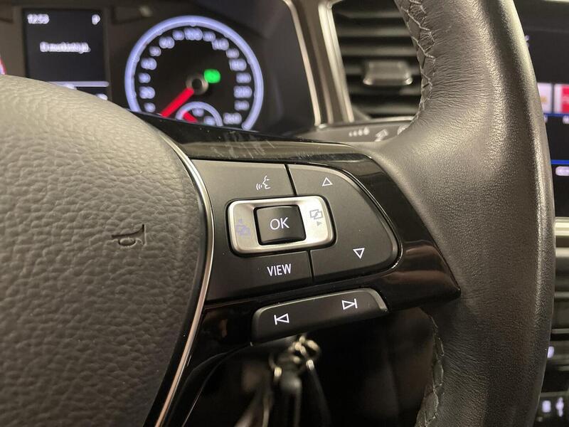 Volkswagen T-Roc vaihtoauto