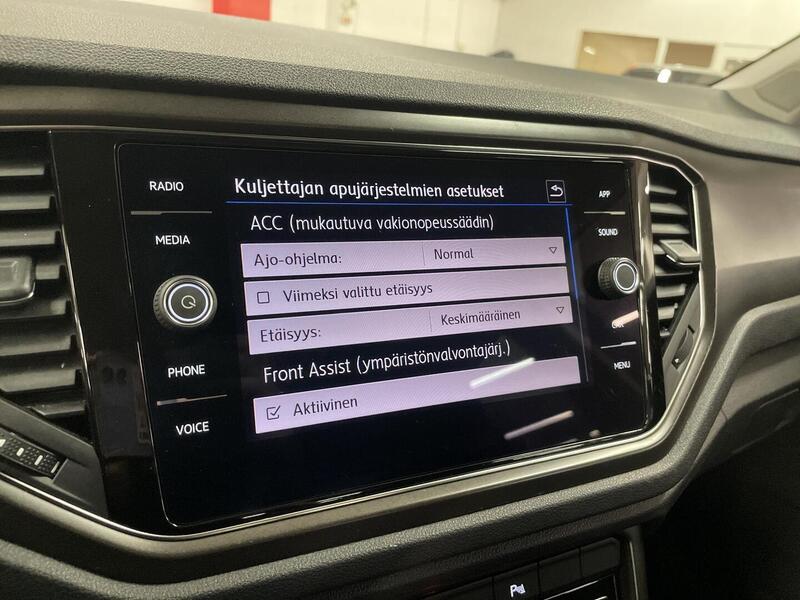 Volkswagen T-Roc vaihtoauto