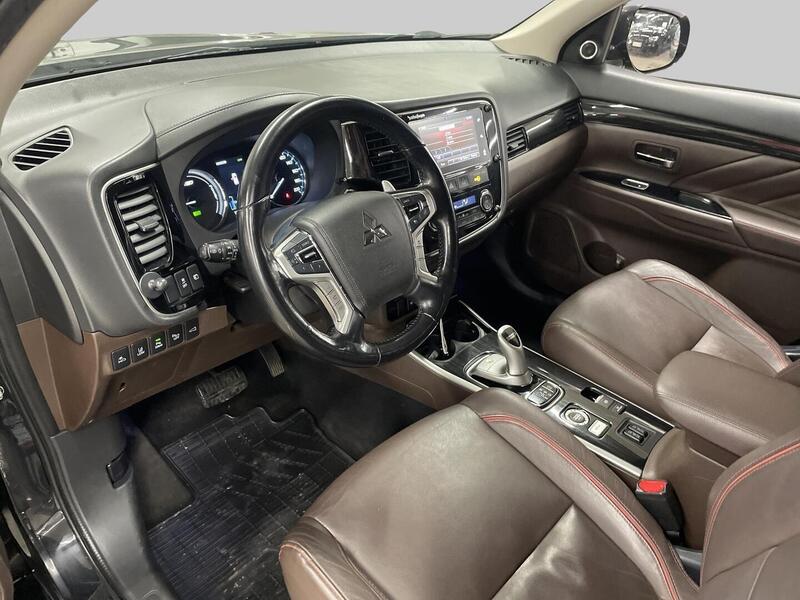 Mitsubishi Outlander PHEV vaihtoauto