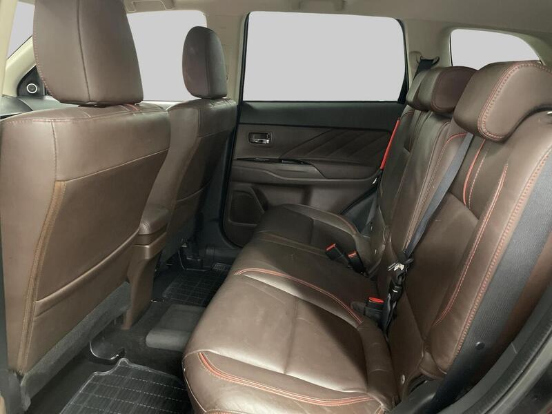 Mitsubishi Outlander PHEV vaihtoauto