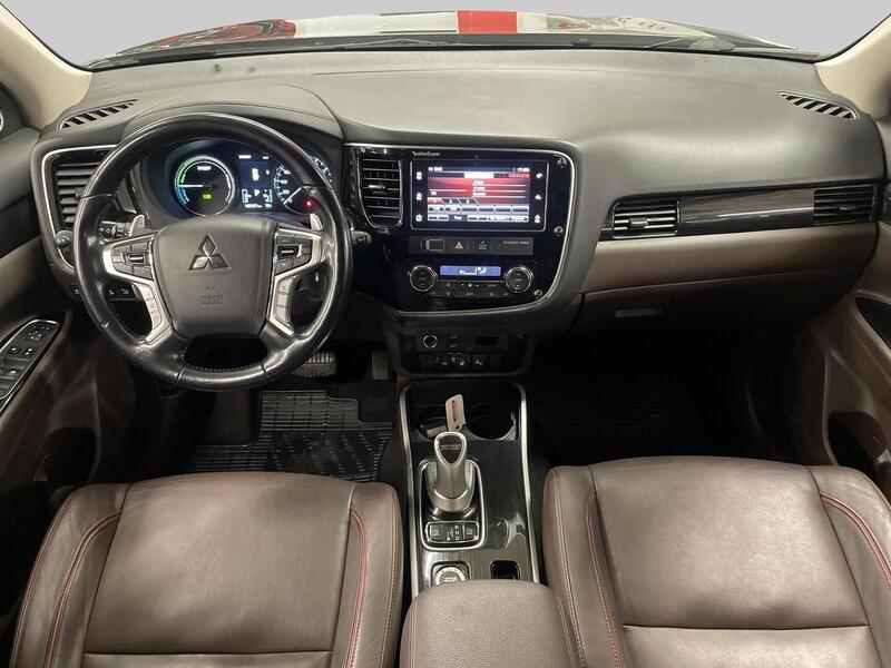 Mitsubishi Outlander PHEV vaihtoauto