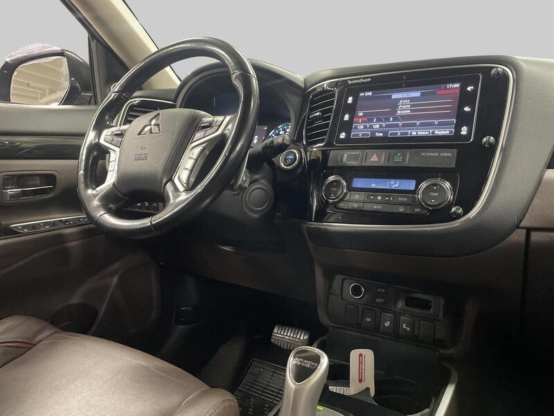 Mitsubishi Outlander PHEV vaihtoauto