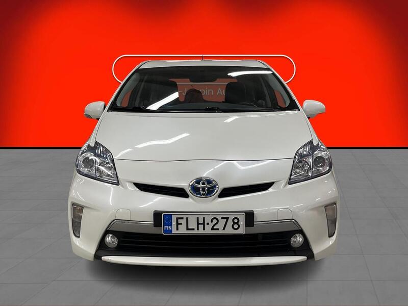 Toyota Prius Plug-in vaihtoauto