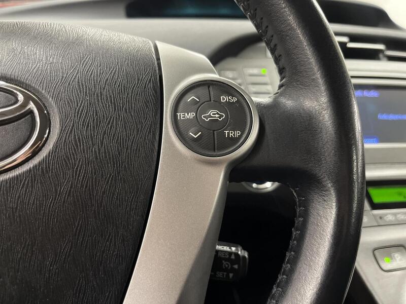 Toyota Prius Plug-in vaihtoauto