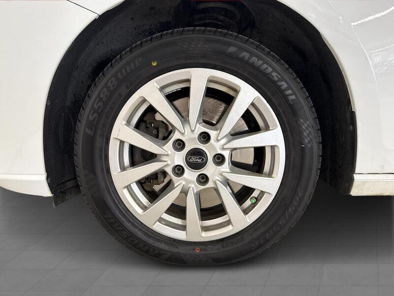 Ford Grand Tourneo Connect vaihtoauto