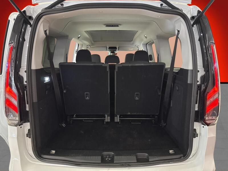 Ford Grand Tourneo Connect vaihtoauto