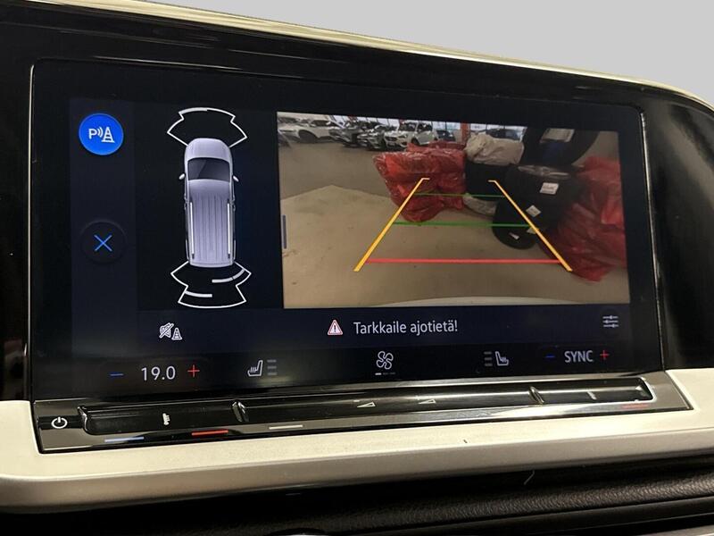 Ford Grand Tourneo Connect vaihtoauto