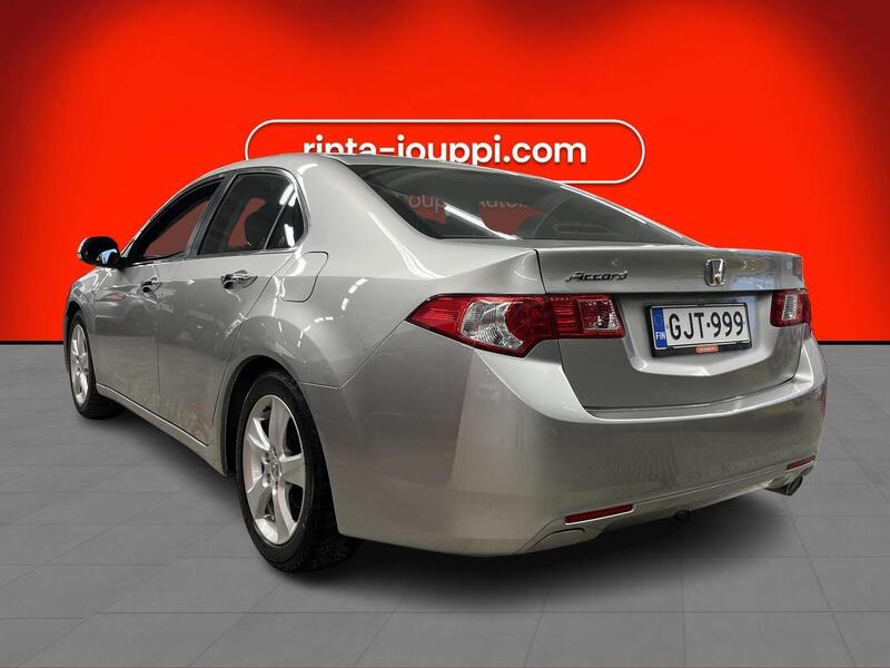 Honda Accord vaihtoauto