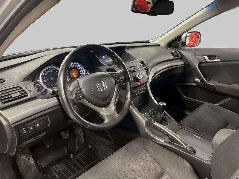 Honda Accord vaihtoauto