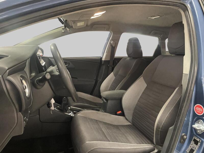 Toyota Auris vaihtoauto