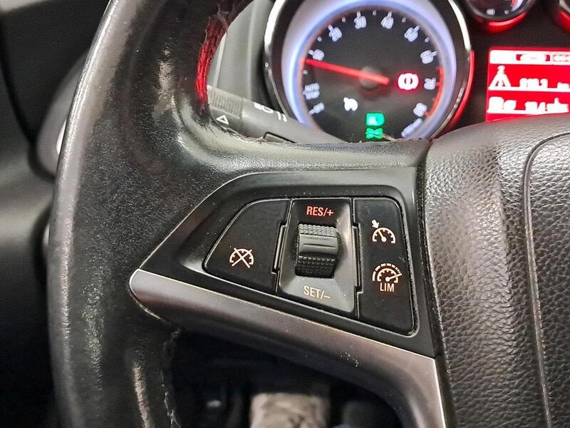Opel Astra vaihtoauto