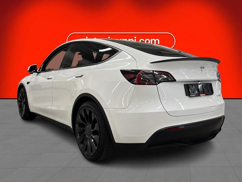 Tesla Model Y vaihtoauto