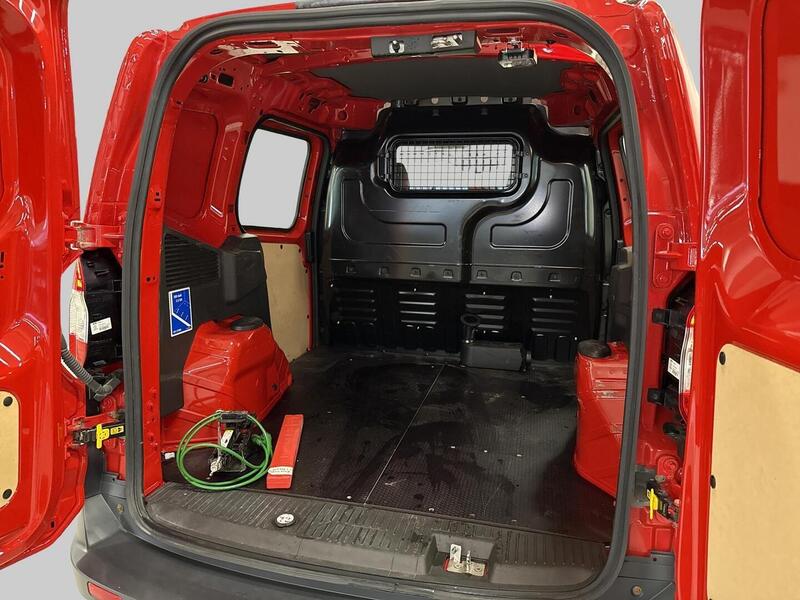 Ford Transit Courier vaihtoauto