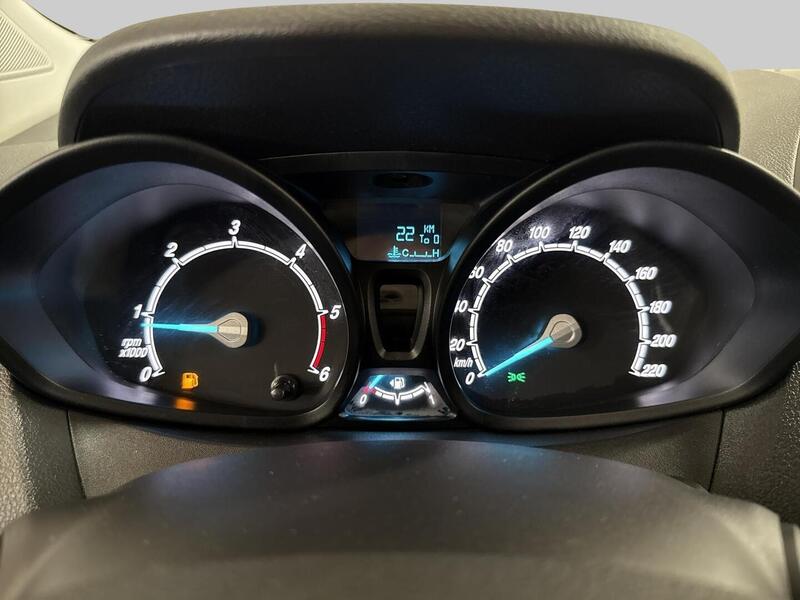 Ford Transit Courier vaihtoauto