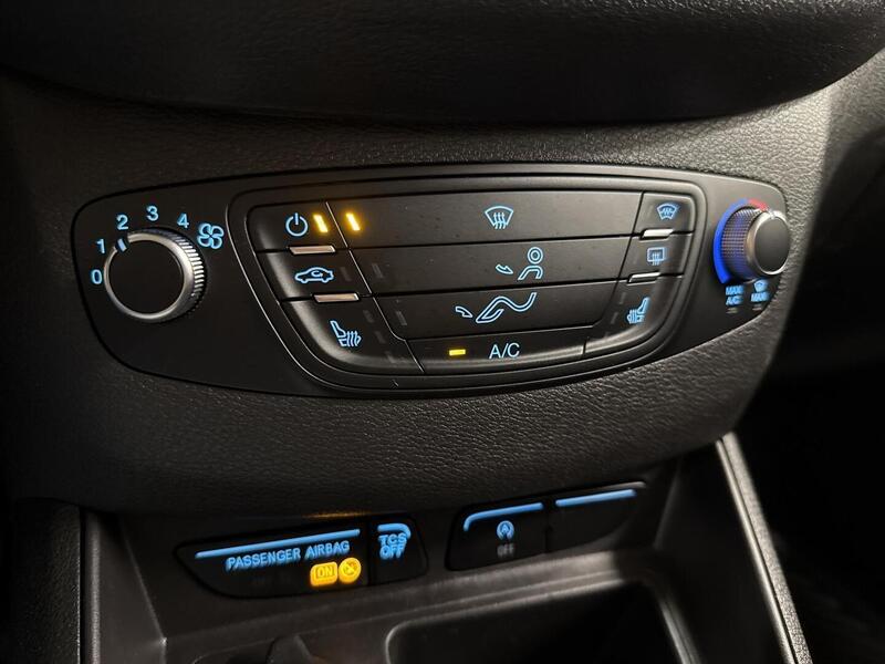 Ford Transit Courier vaihtoauto