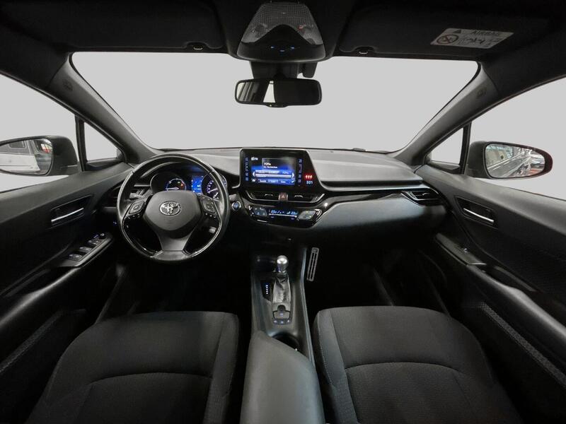 Toyota C-HR vaihtoauto