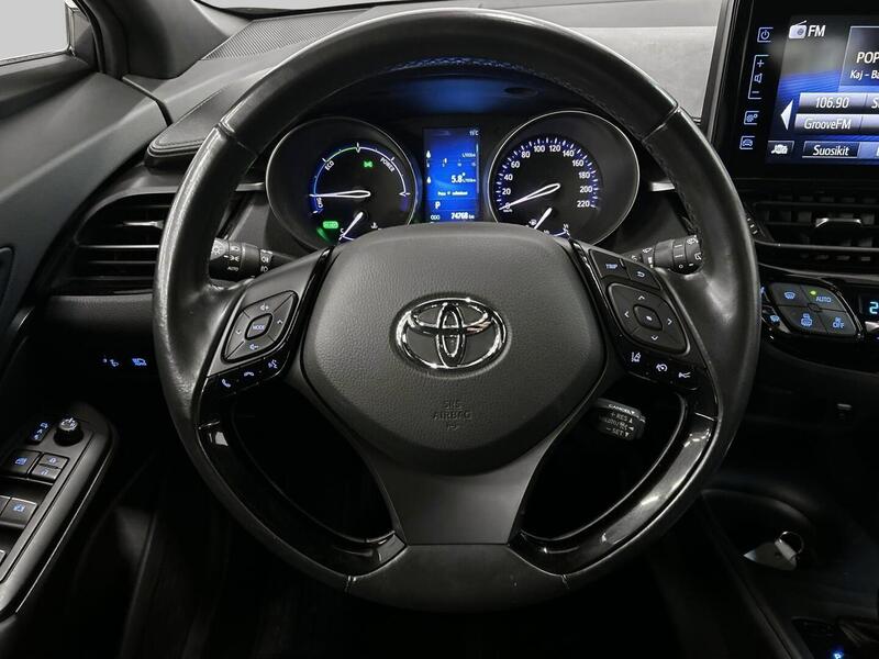 Toyota C-HR vaihtoauto