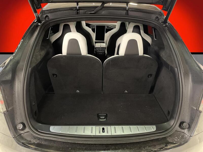 Tesla Model X vaihtoauto