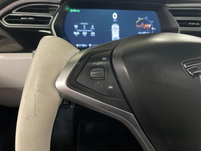 Tesla Model X vaihtoauto