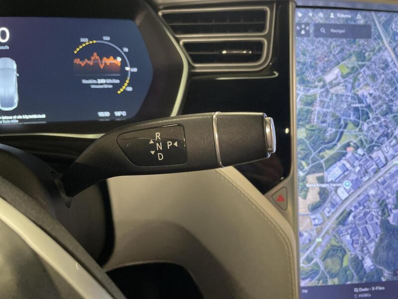 Tesla Model X vaihtoauto