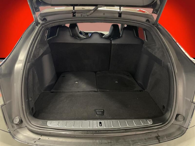 Tesla Model X vaihtoauto