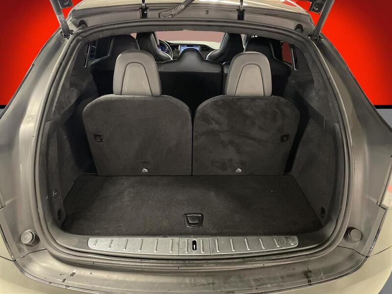 Tesla Model X vaihtoauto