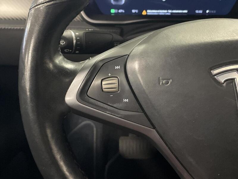 Tesla Model X vaihtoauto