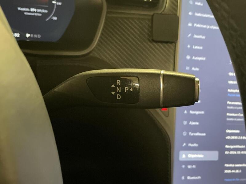 Tesla Model X vaihtoauto