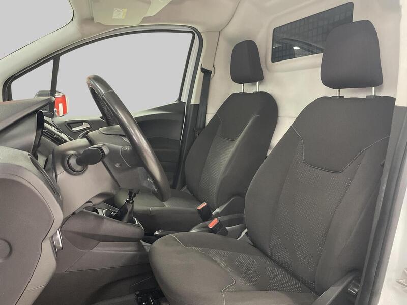 Ford Transit Courier vaihtoauto