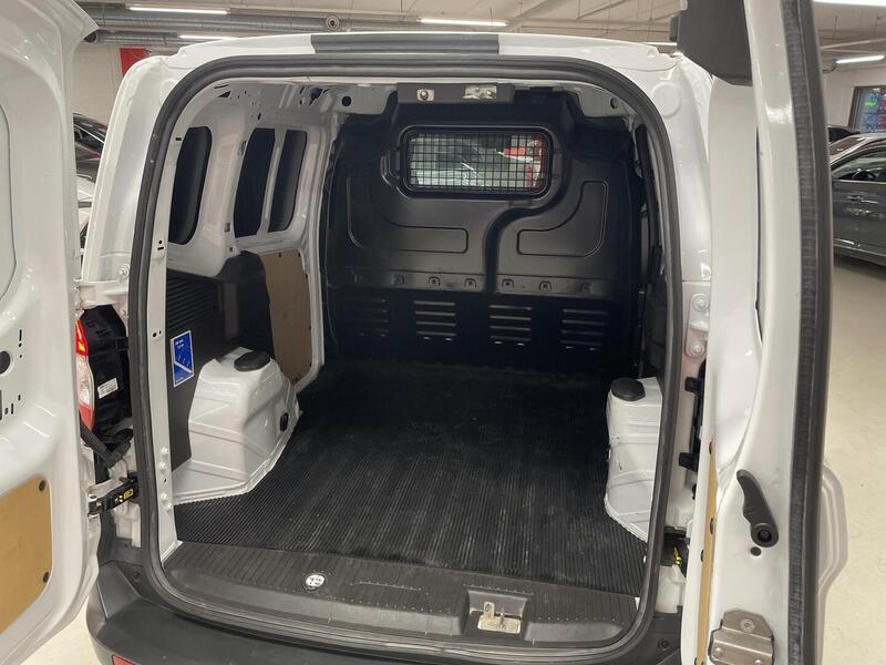 Ford Transit Courier vaihtoauto